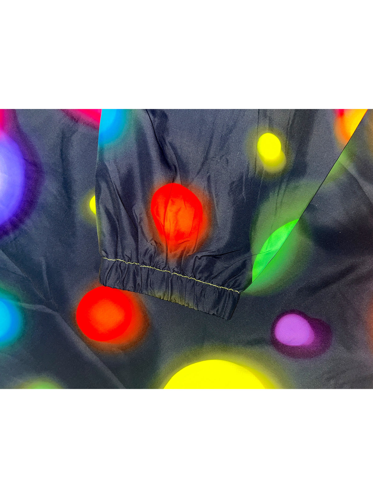 DEADENDKIDS POLKA SHIELD three-proof shell jacket — rear modeled view
