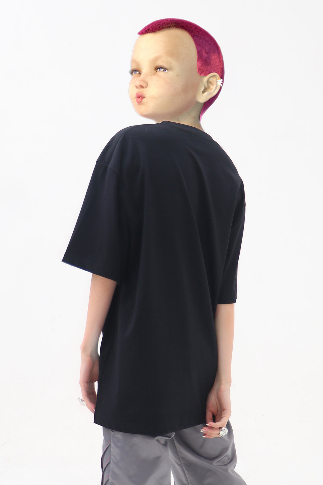 EMBRYO E23 LITTLE ONE oversized black graphic tee — additional product detail view