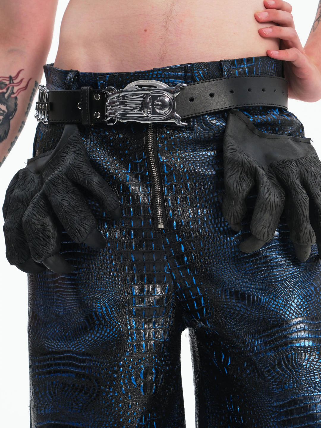EMBRYO BONE SIGIL genuine leather belt — front styled waist view