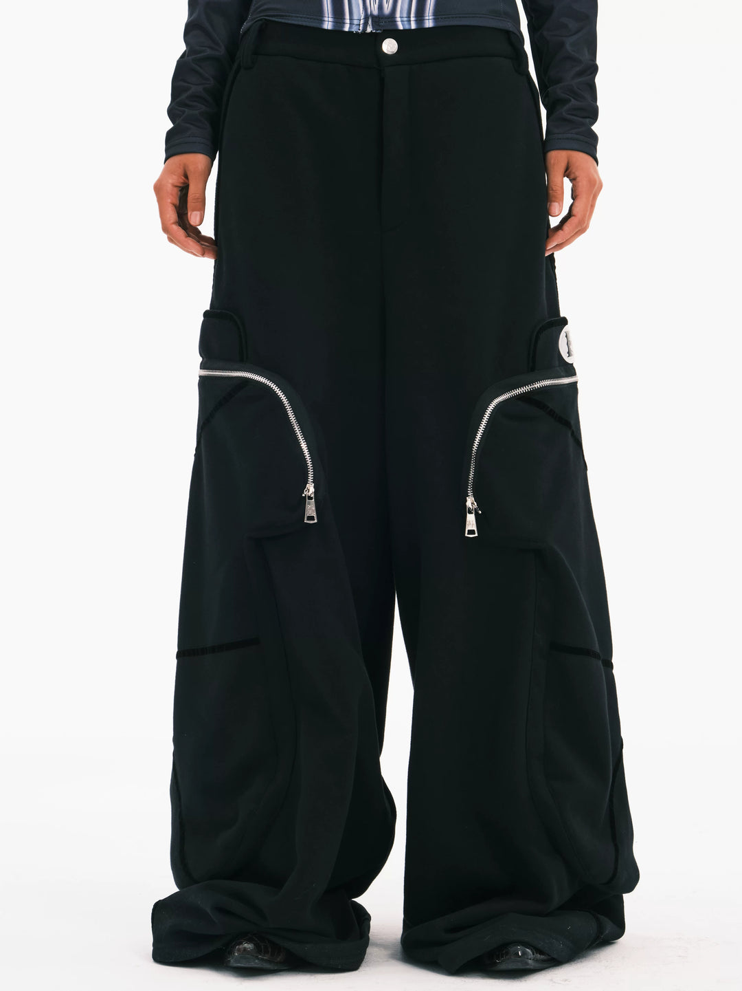 EMBRYO BIG POCKET wide-leg sweatpants — front product presentation