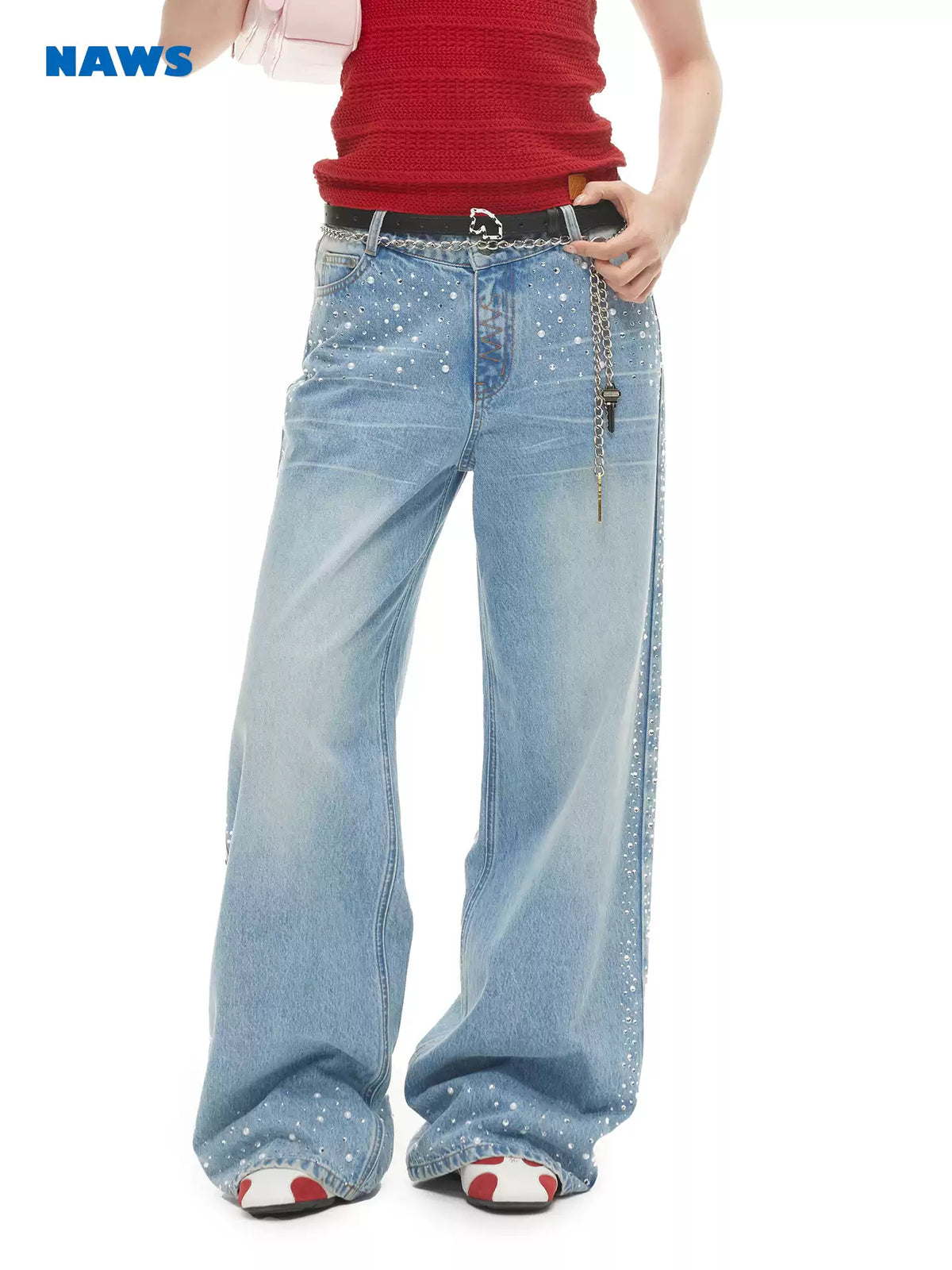 NAWS MONTAIGNE horseshoe leather belt — close modeled view highlighting the construction
