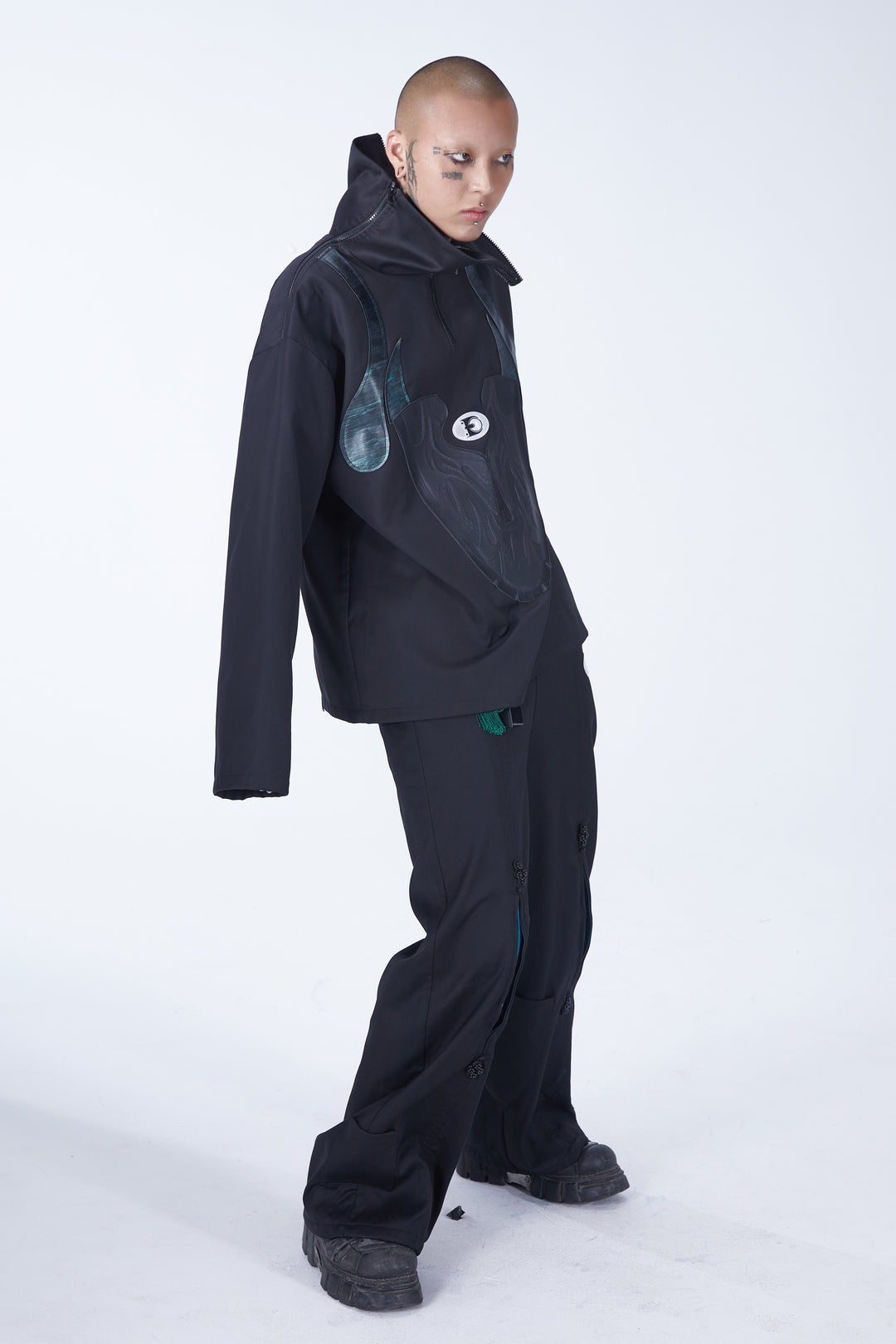 EMBRYO SHOE COLLAR asymmetrical sweatshirt — construction detail