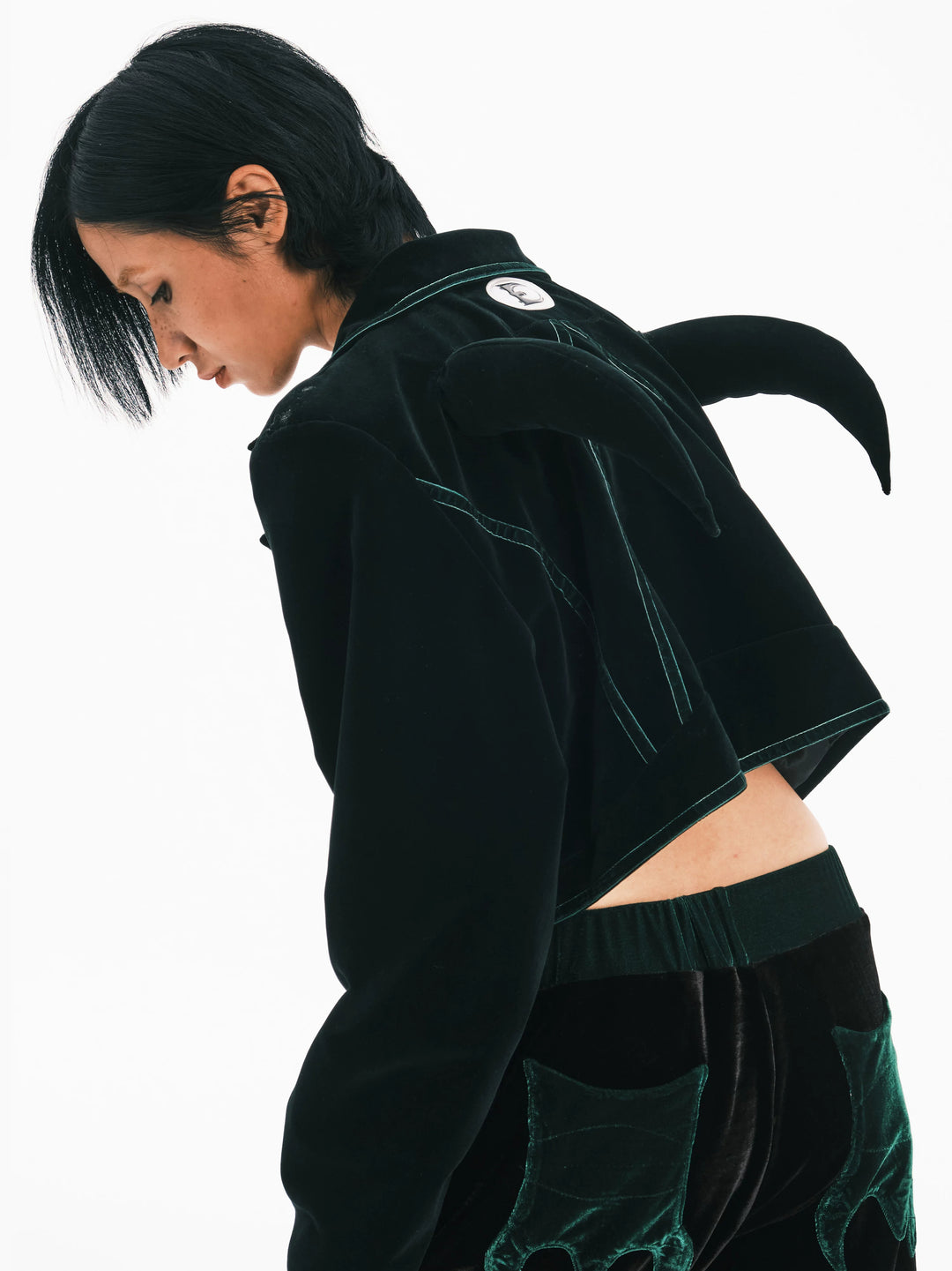 EMBRYO GREEN HORN cropped velvet blazer — front product presentation