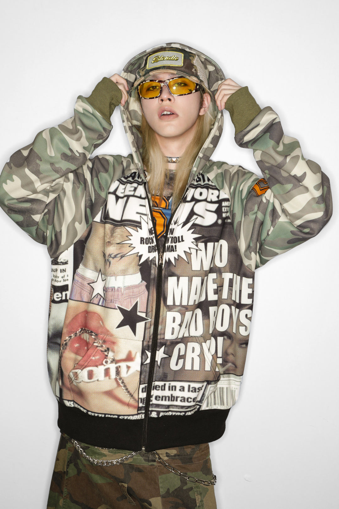 DEADENDKIDS CAMO GIRL fleece zip hoodie — close modeled view