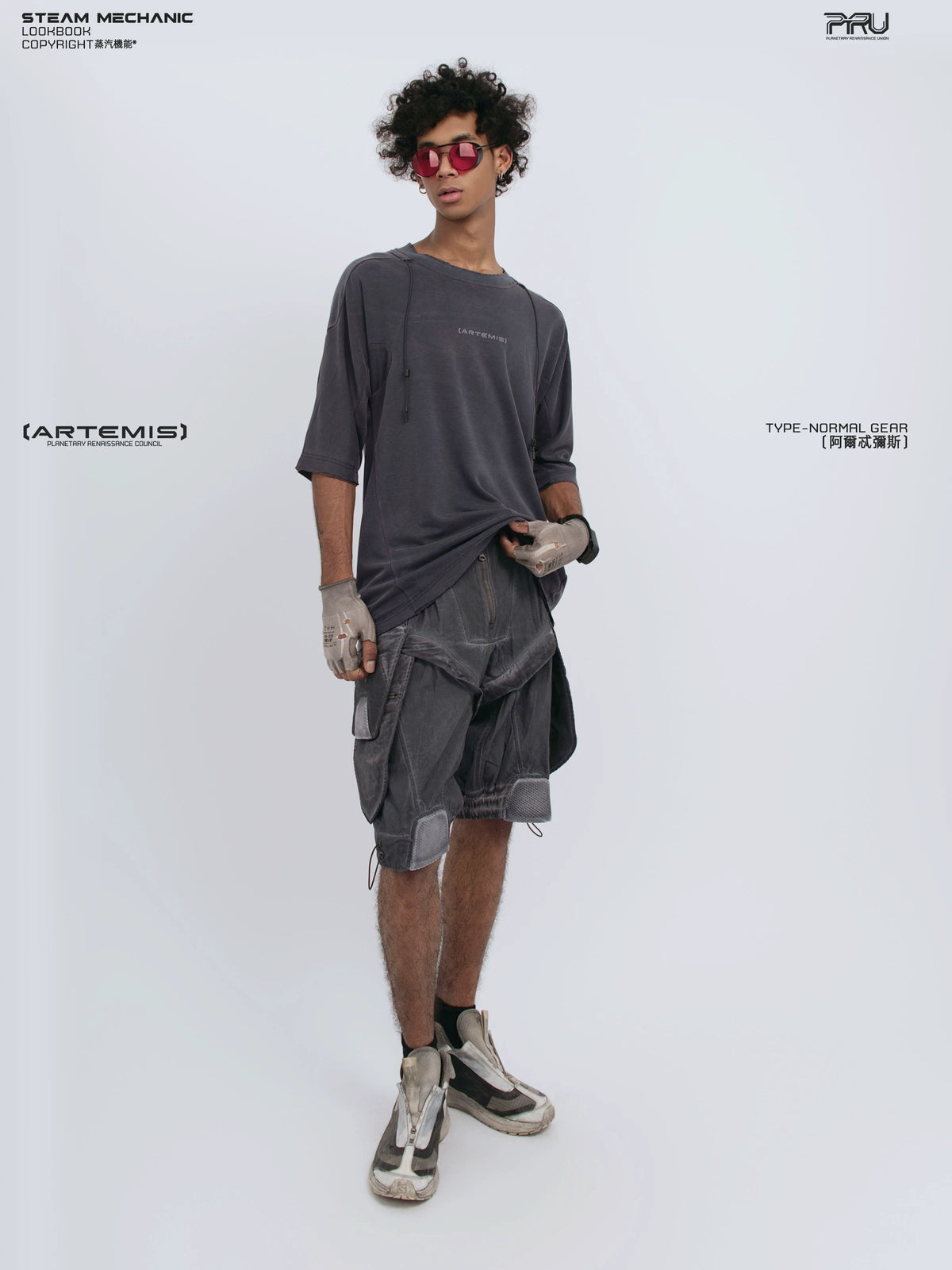 LIGHTSHADOW spirit deconstructed technical tee — alternate modeled angle