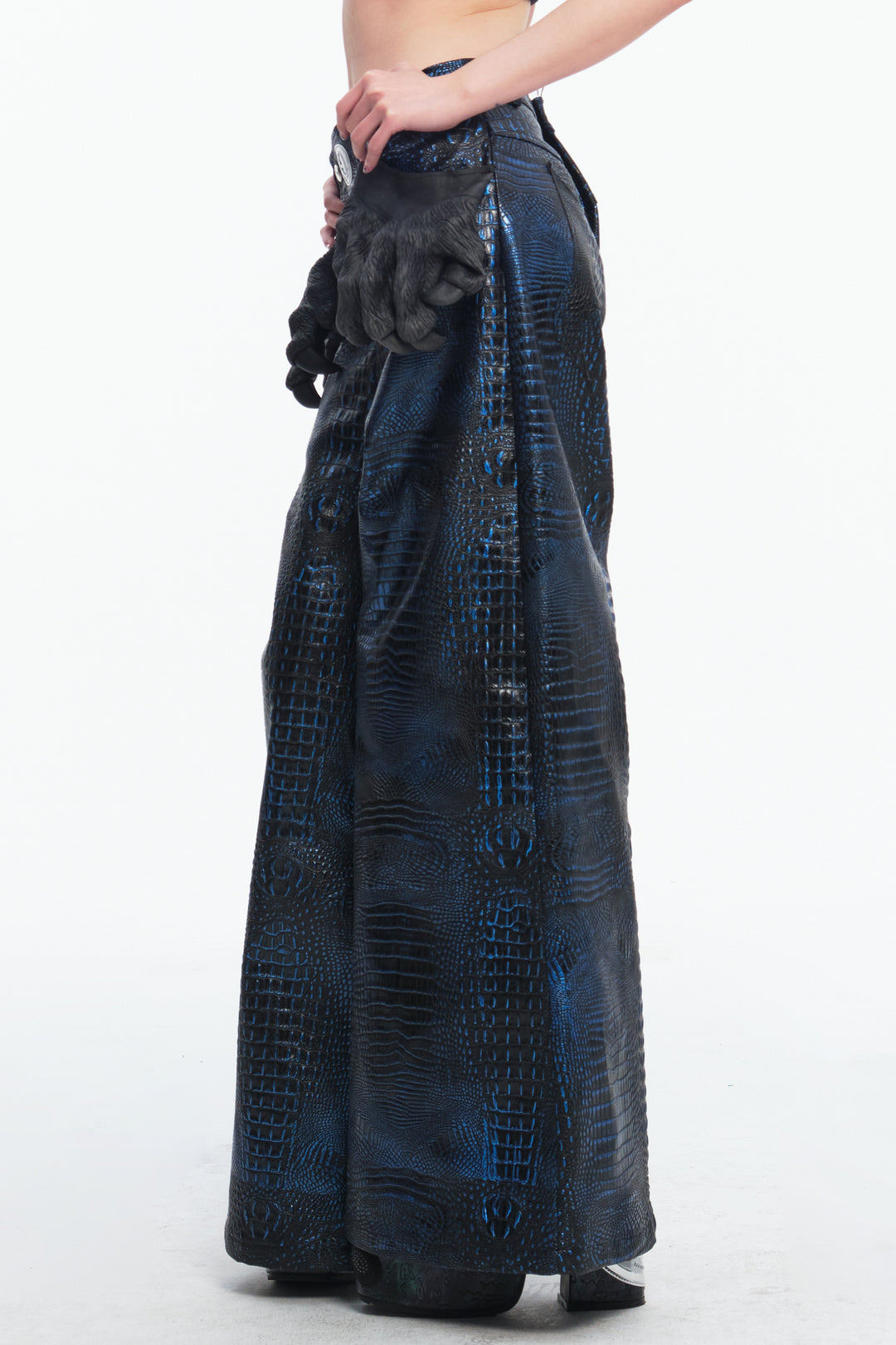 EMBRYO CLAW ARMOR crocodile-effect wide-leg pants — alternate modeled angle