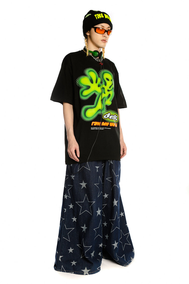 DEADENDKIDS ALIEN INVASION oversized graphic tee — material and print detail