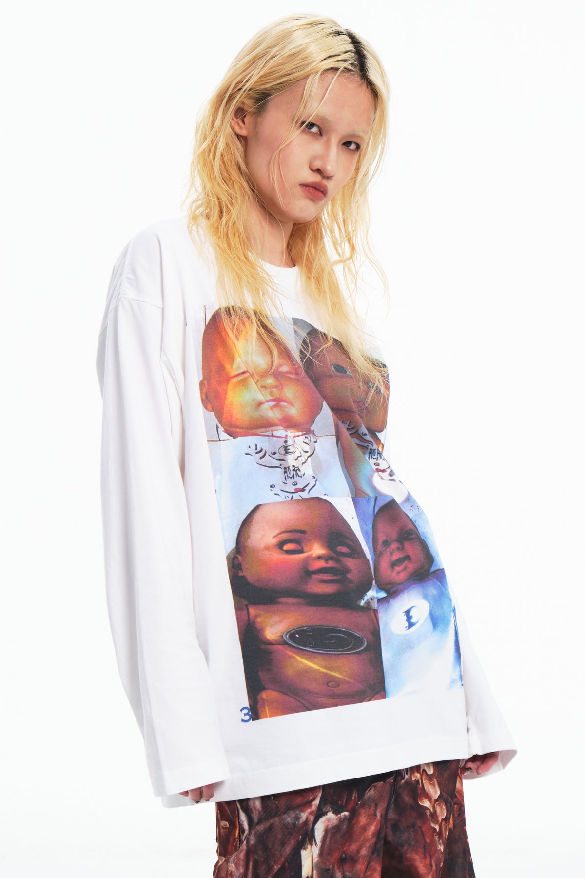 EMBRYO ABCD FOUR CHILDREN white graphic sweatshirt — product-only rear view
