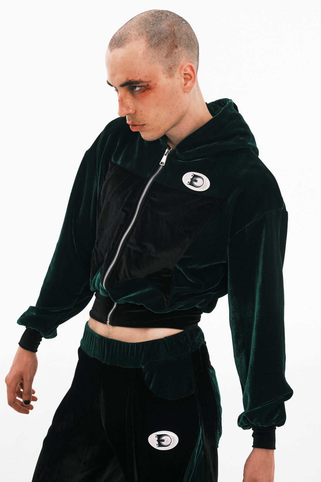 EMBRYO GREEN SPIKE cropped velvet hoodie — additional product detail view