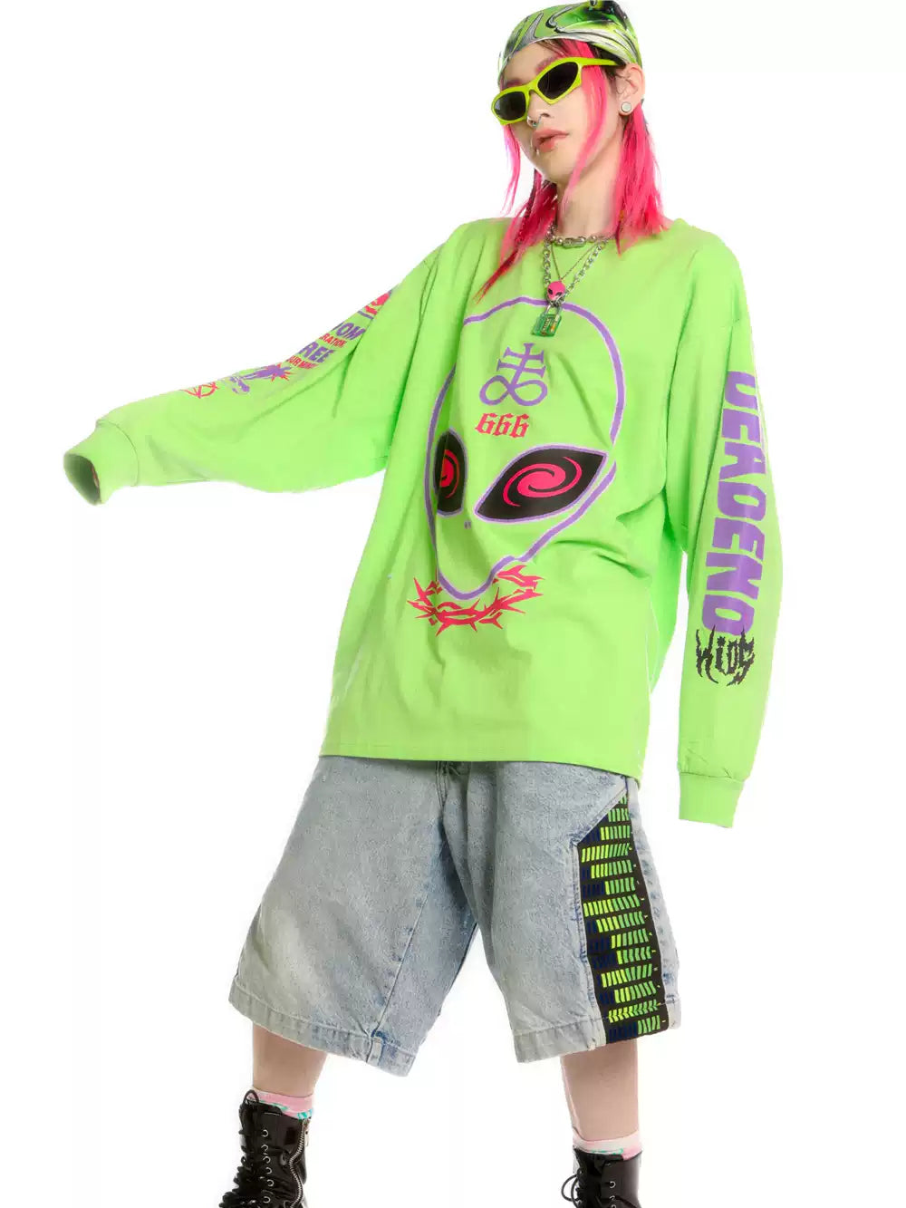 DEADENDKIDS ALIEN 666 neon graphic sweatshirt — side or detail presentation