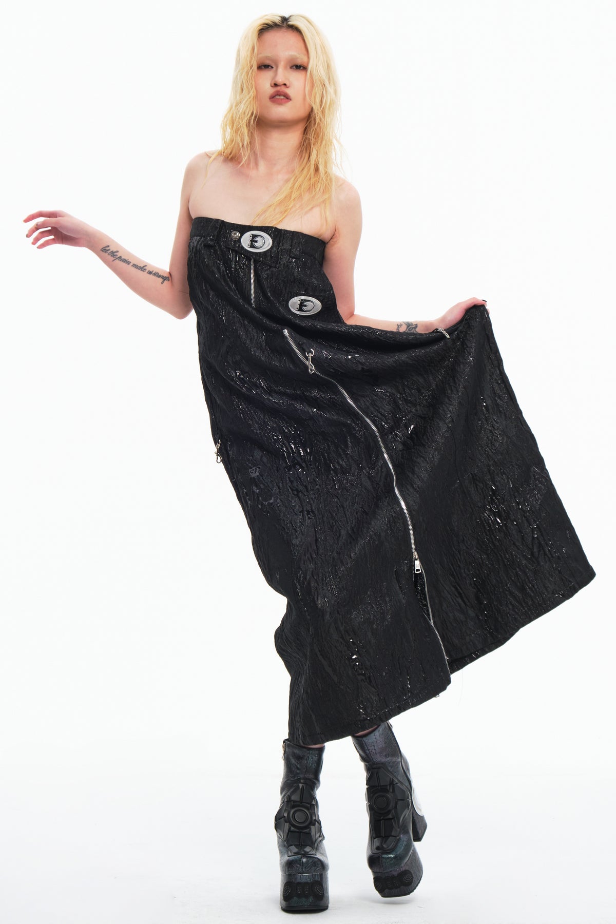 EMBRYO VENOM SHELL convertible zip skirt-pants — construction detail
