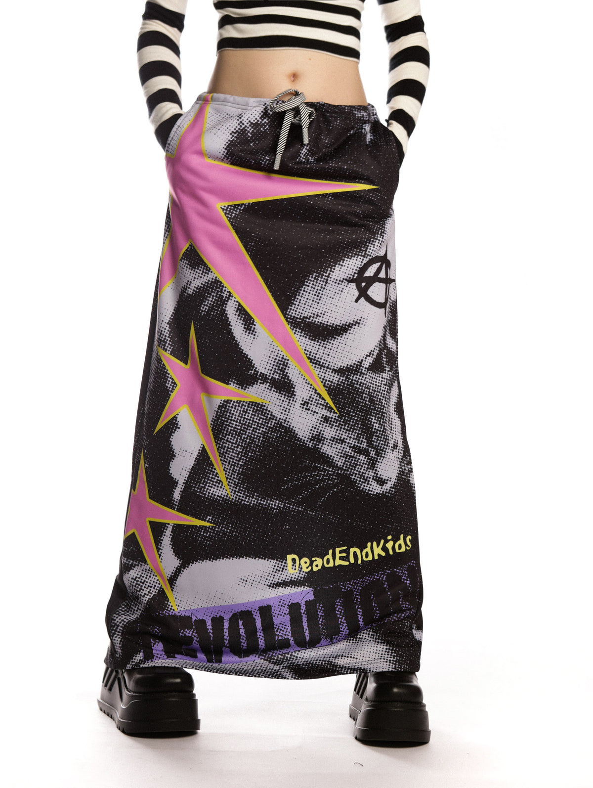 DEADENDKIDS PUNK RIOT printed sweatshirt maxi skirt — full-length modeled view