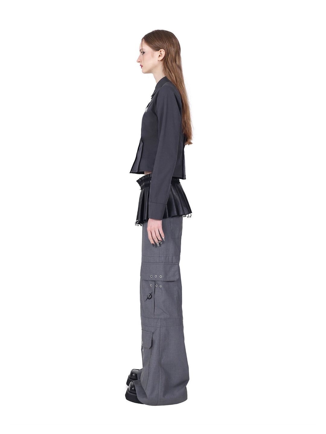 PINKSPINK ELECTRIC MOON sculpted cropped cotton shirt in gray — side modeled view showing the cropped silhouette
