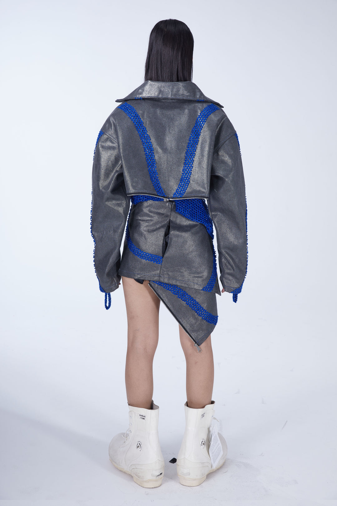 EMBRYO METAL SHELL convertible canvas jacket — rear modeled view