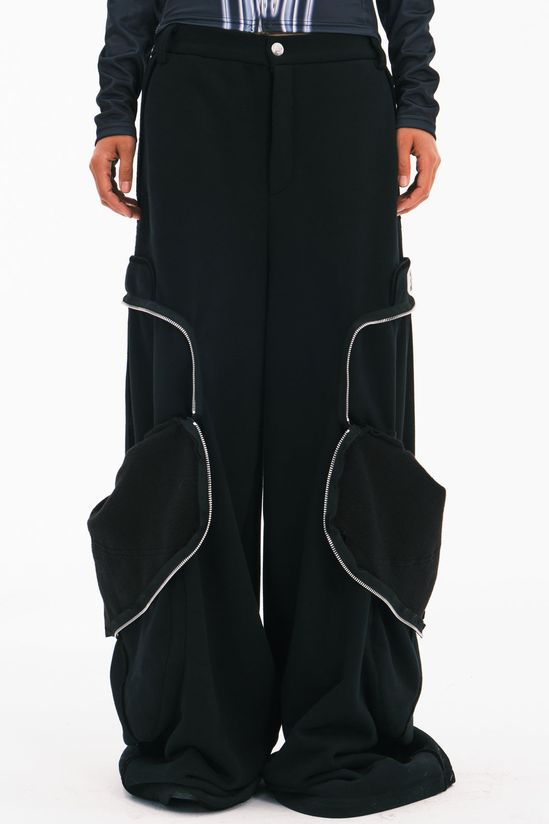 EMBRYO BIG POCKET wide-leg sweatpants — additional styled view