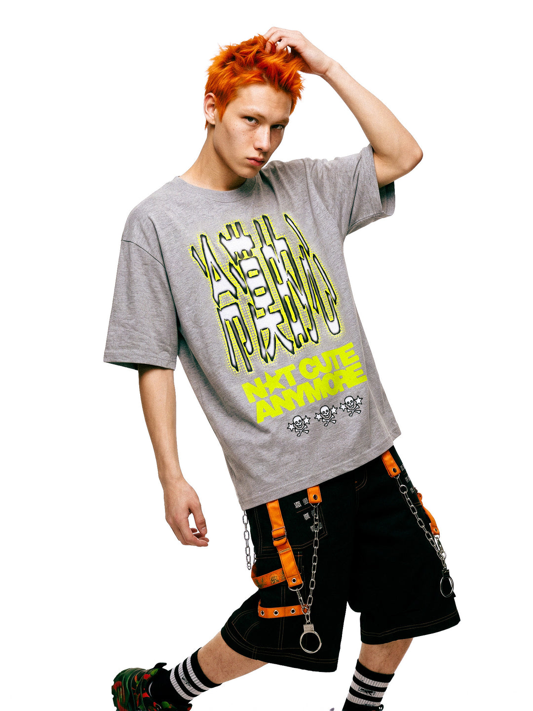 DEADENDKIDS NUMB HEART oversized graphic tee — side or detail presentation