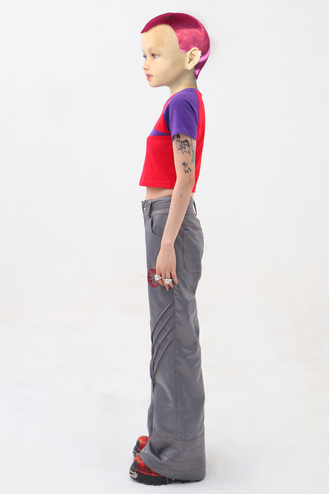 EMBRYO STARSHIFT cropped raglan tee — additional product detail view