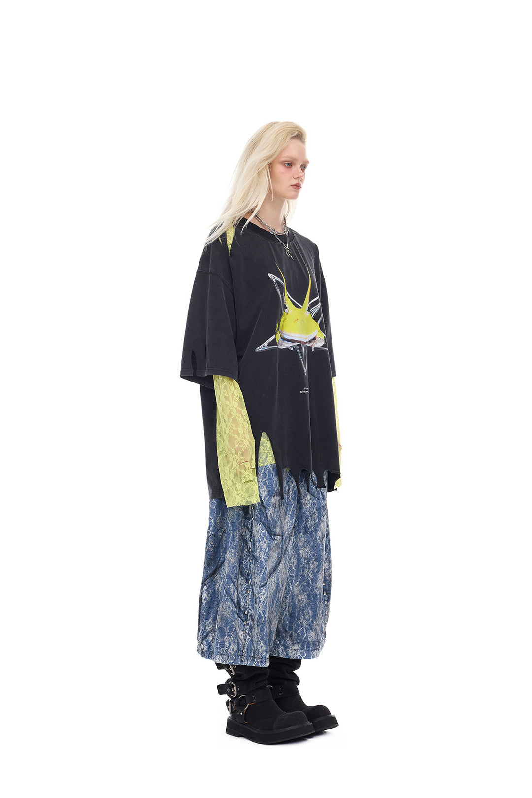 PINKSPINK ELECTRIC MOON lace-coated wide-leg denim shorts in blue — full-length side modeled view with a graphic tee and yellow lace sleeves
