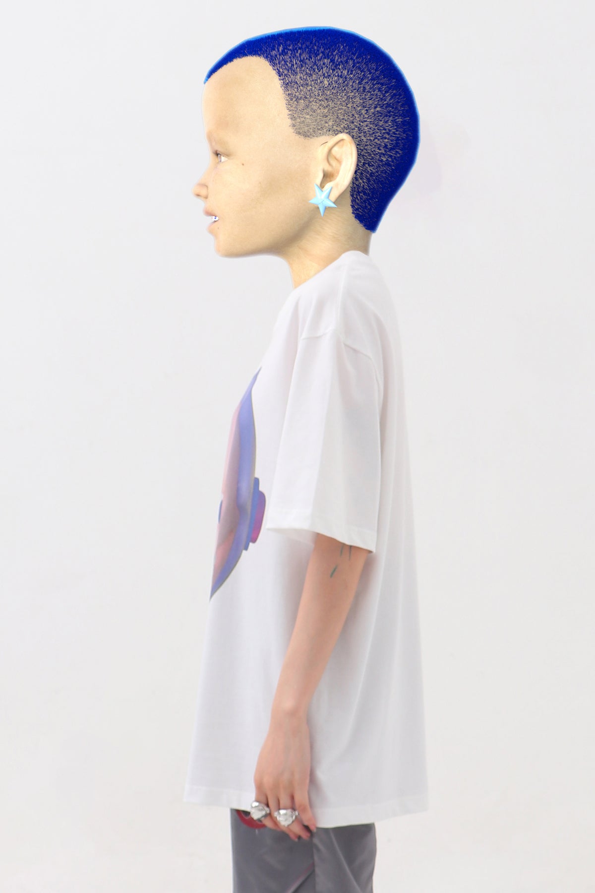 EMBRYO E23 LITTLE ONE oversized white graphic tee — fabric and graphic detail