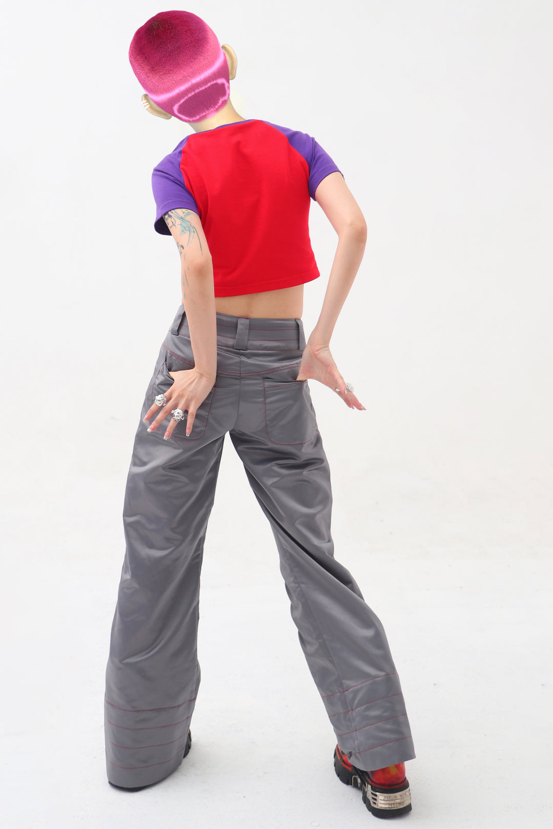 EMBRYO STARSHIFT cropped raglan tee — additional product detail view