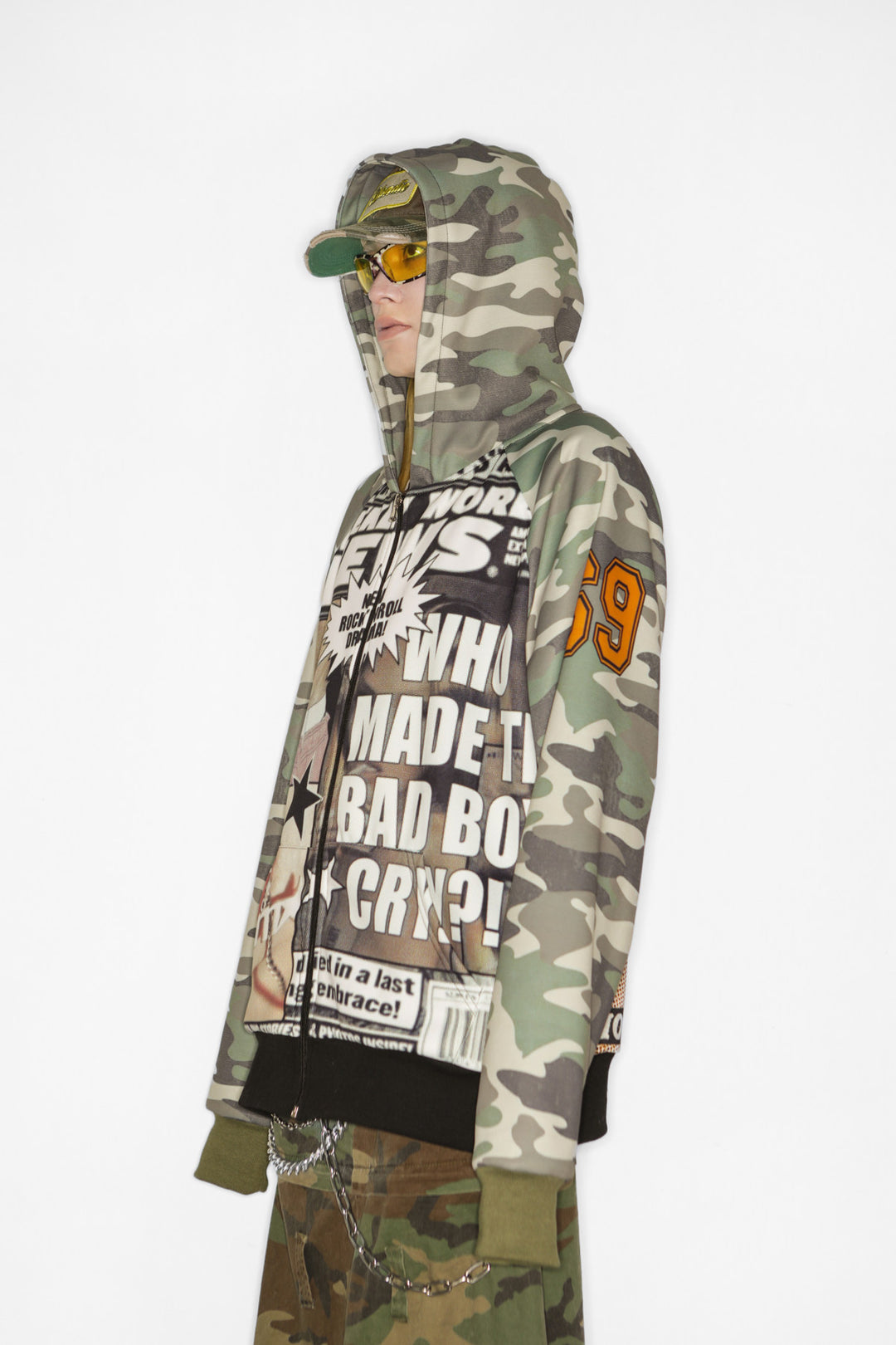 DEADENDKIDS CAMO GIRL fleece zip hoodie — material and print detail