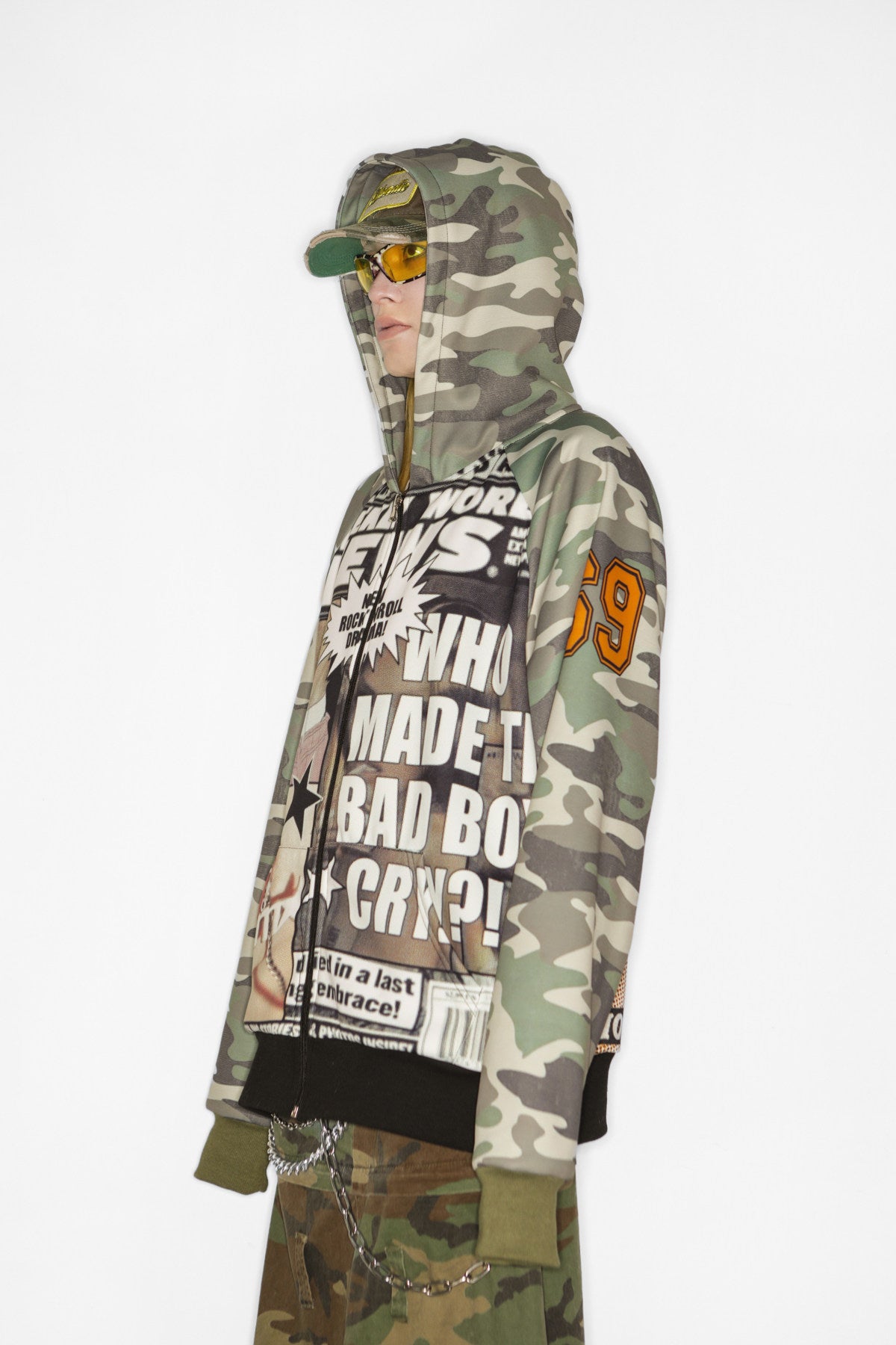 DEADENDKIDS CAMO GIRL fleece zip hoodie — material and print detail