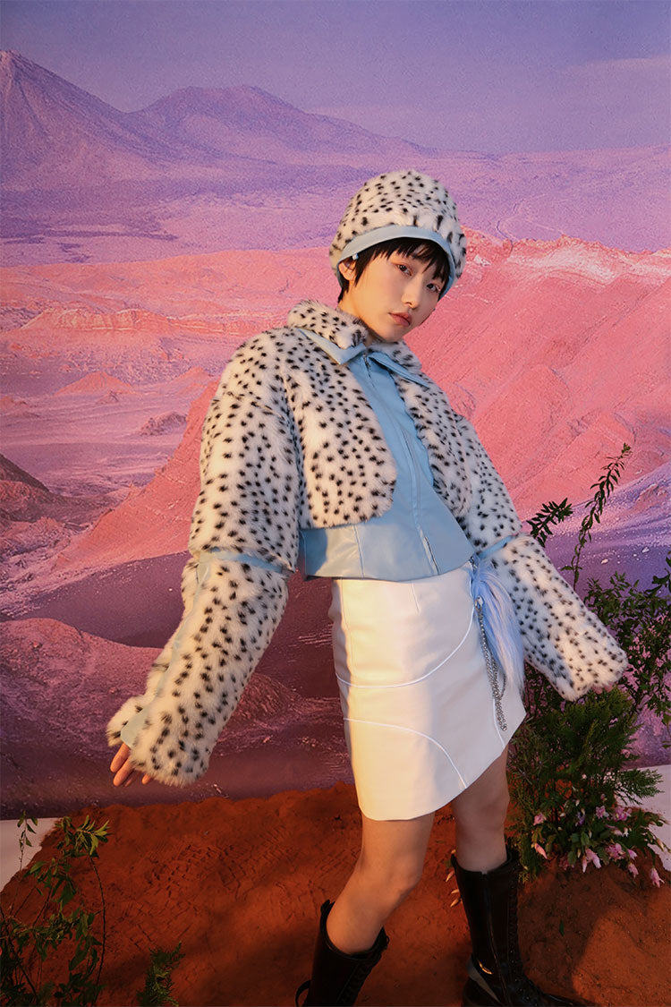 NEXT PASSPORT FUR FUR reversible bucket hat / bag, three-quarter hat styling