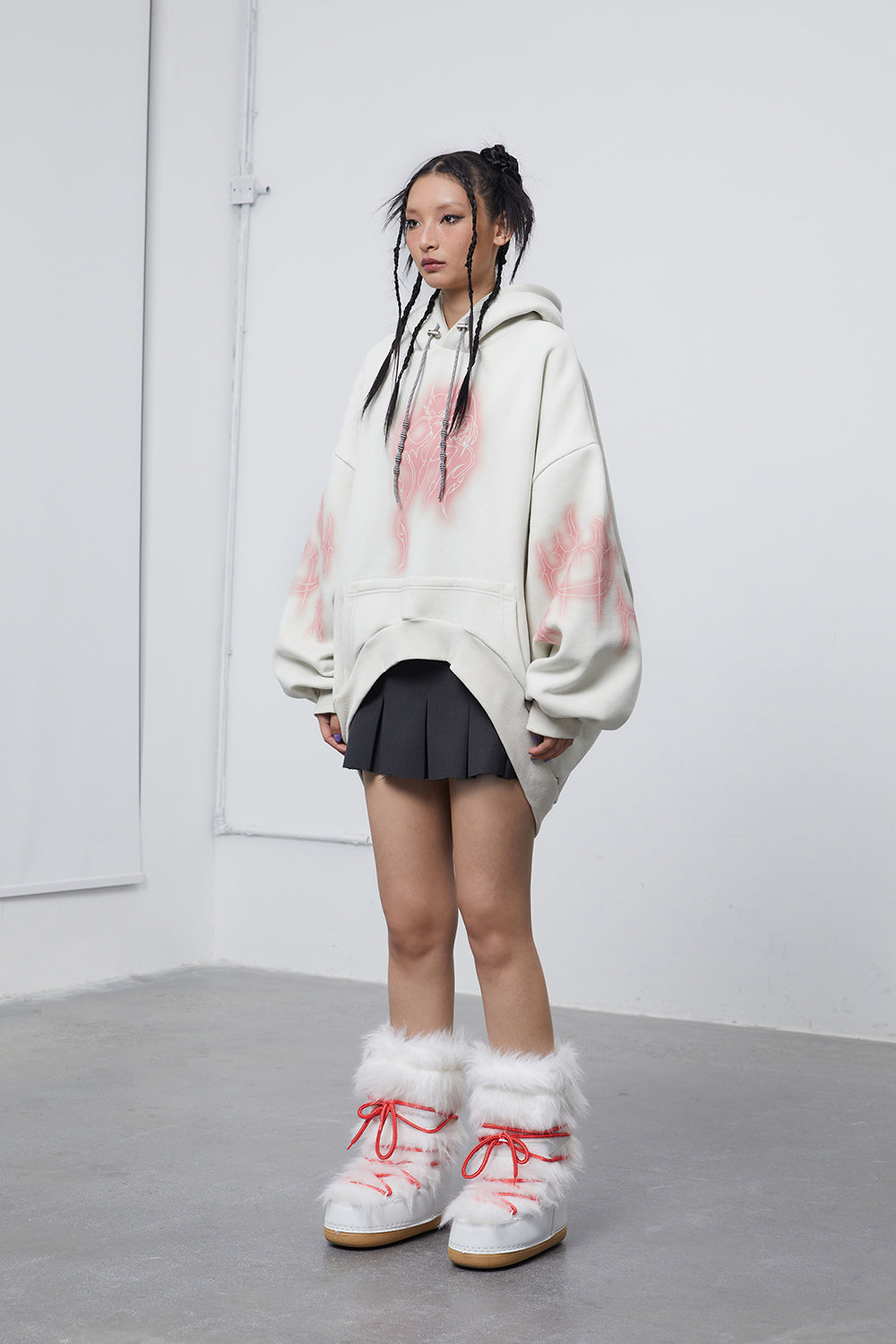 [TWN]★25SS★韓国人気★RADIANT PIGMENT HOODIE トレカ付き！☆CRAVITY ソンミン 着用！！【TRAVEL】COSMOS