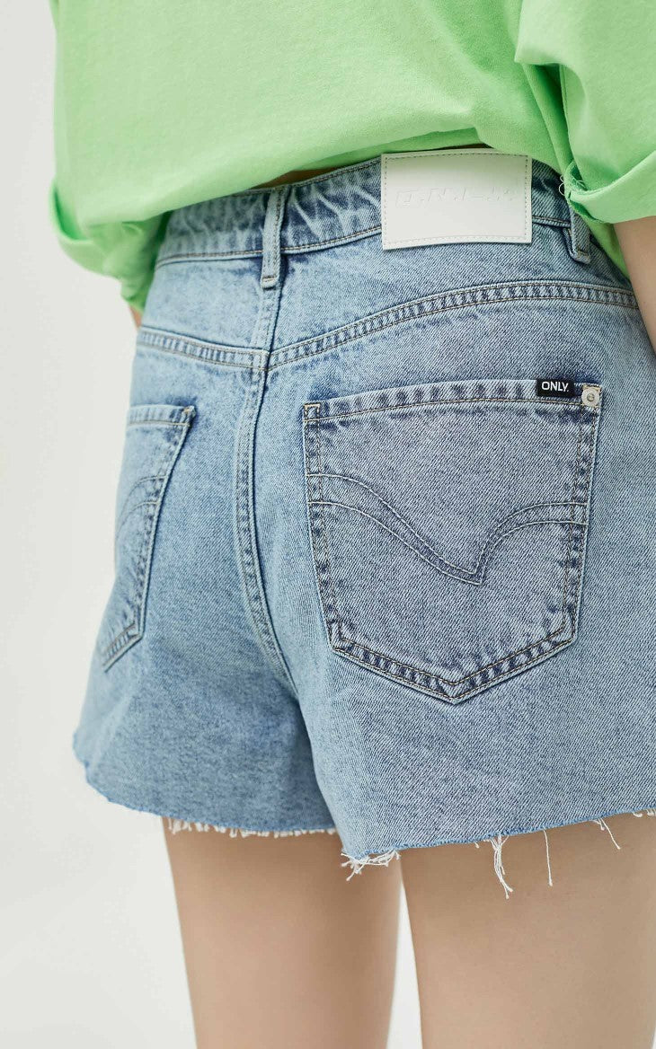 ONLY PAPER TEAR patchwork denim shorts, blue, rear pocket and hem detail